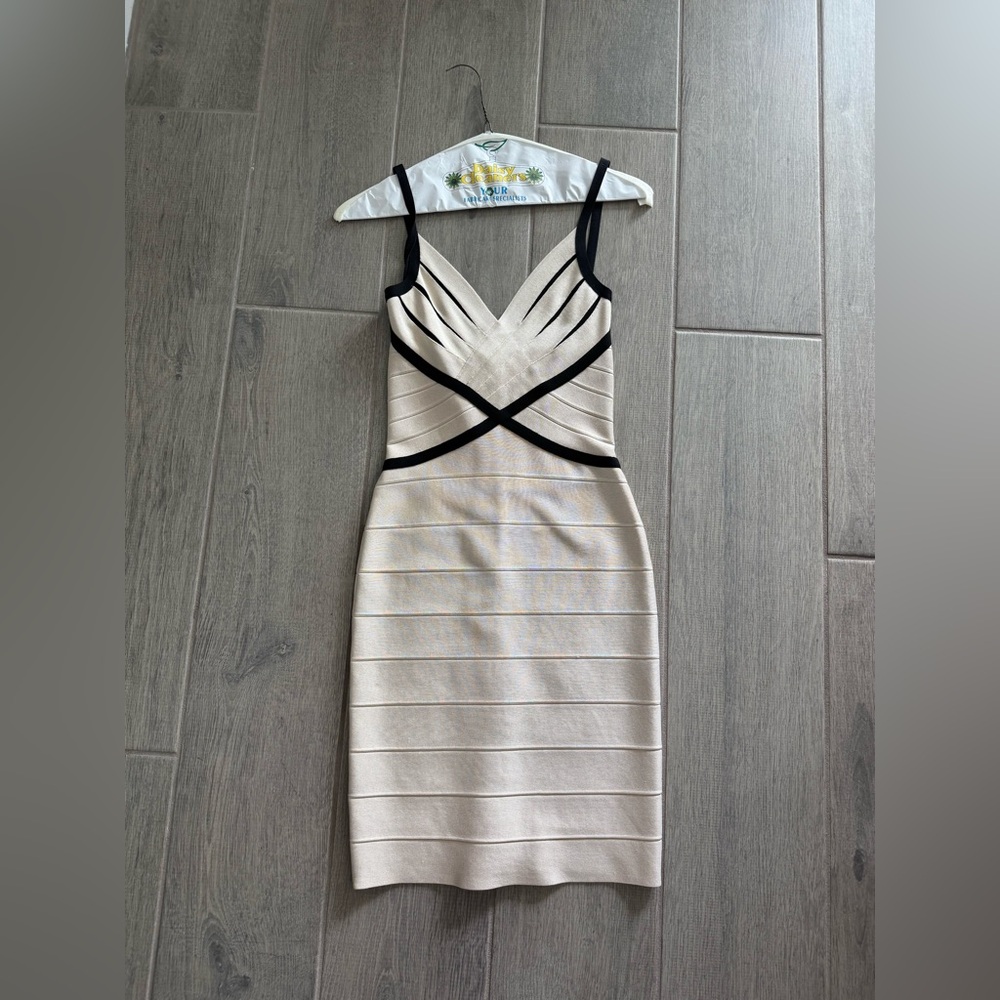 Herve Leger Beige and Black Mini Dress - Picture 7 of 12